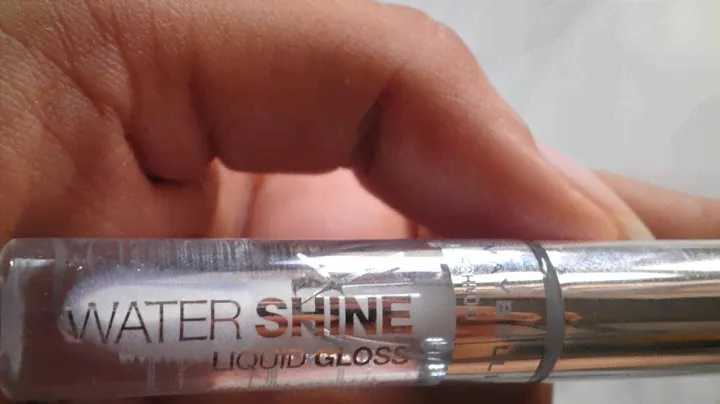 Maybelline Water Shine Crystal Clear Gloss 500  [Photos and Swatch]